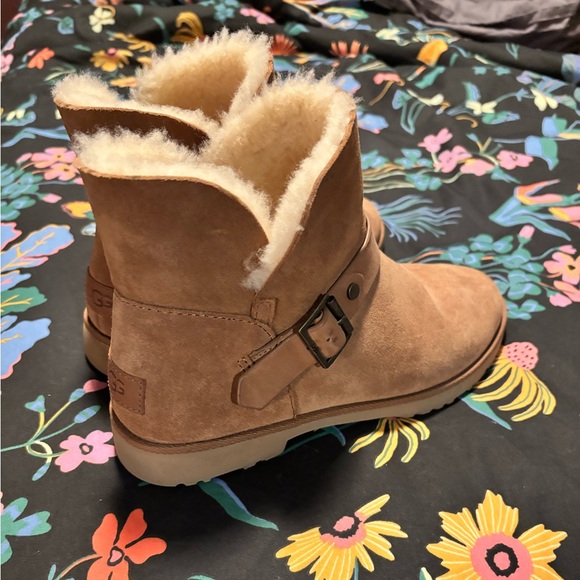 Treadlite by Ugg Boots - Picture 3 of 6